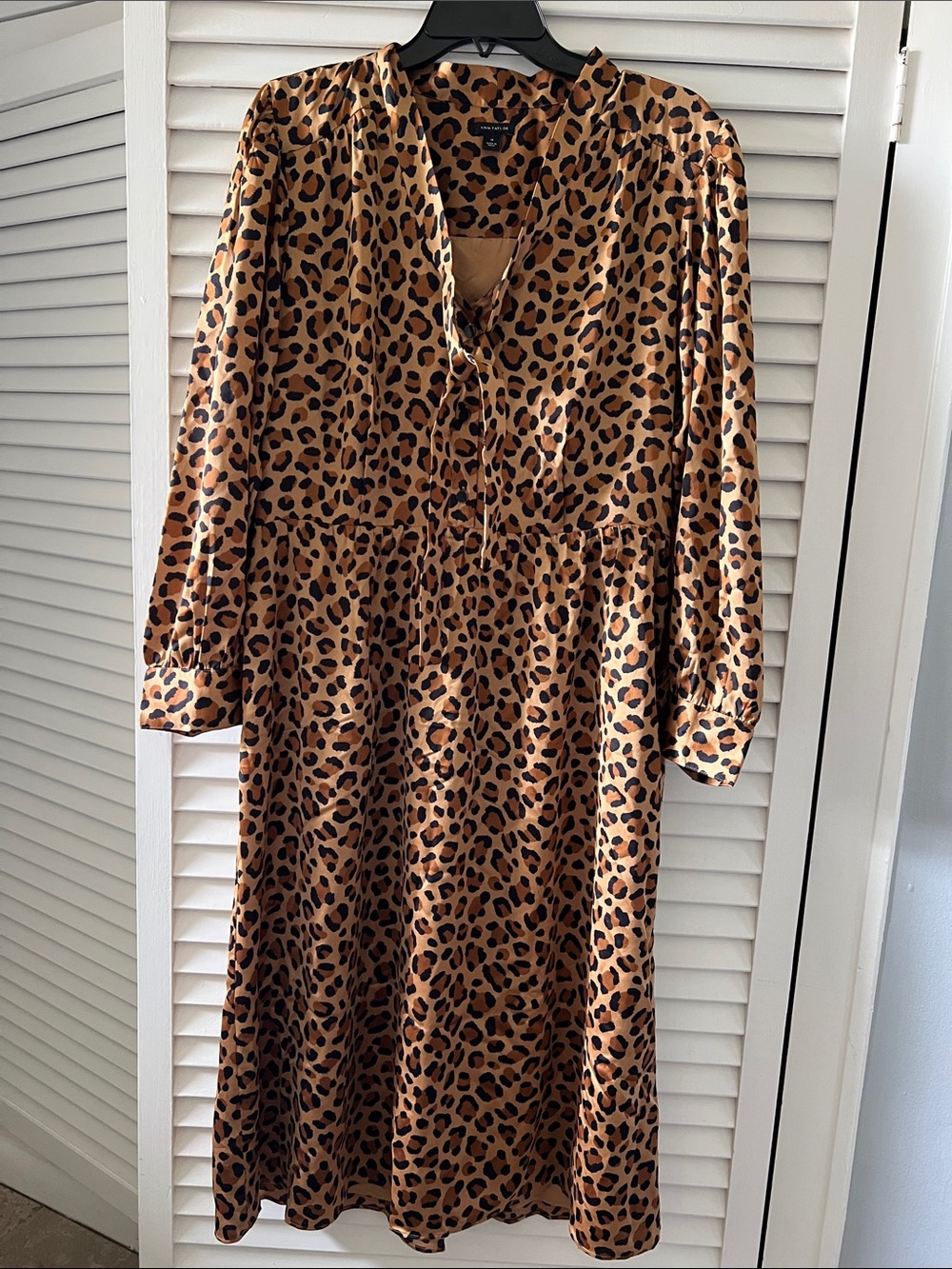 Ann Taylor Leopard Print V-Neck Midi Dress  Size 14
